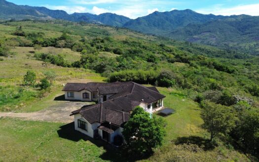 Se vende hotel ecológico sostenible en la jungla – MLS 21087