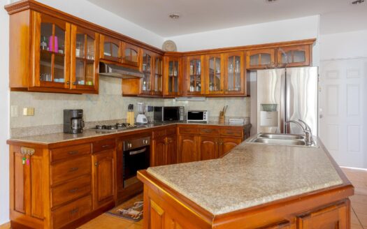 AMPLIO CONDOMINIO EN VENTA – MLS 20121