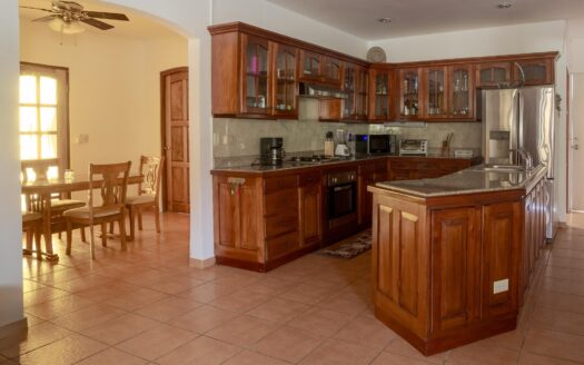 AMPLIO CONDOMINIO EN VENTA – MLS 20121