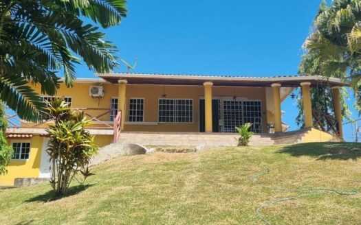 Casa de campo de 4 habitaciones en Valle Village, Las Uvas, Panamá. – MLS 21846