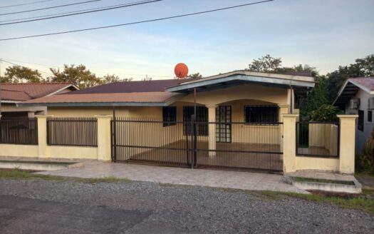 Casa Residencial en Venta – San Pablo Viejo, El Robledal – MLS 23012