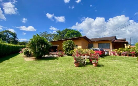 CASA FAMILIAR EN LA PINTADA – MLS 22863