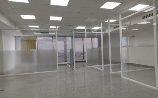 ALQUILER AMPLIA OFICINA TORRE BICSA 2400 – MLS 23044