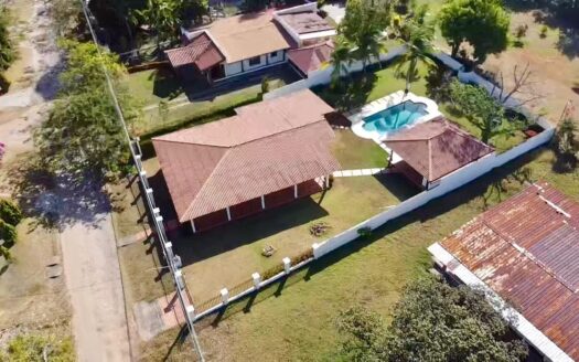 VENTA RAPIDA – CASA DE PLAYA CON PISCINA EN CORONADO – MLS 23062