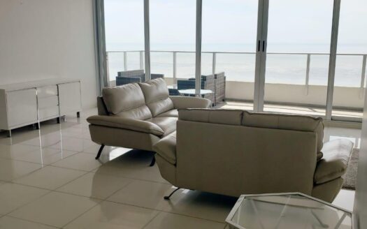 Apartamento totalmente amueblado en primera línea de mar – MLS 23060
