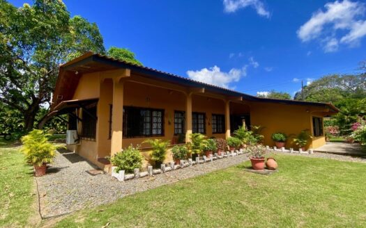 CASA FAMILIAR EN LA PINTADA – MLS 22863