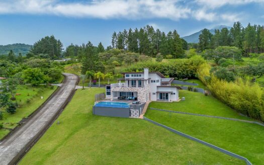 Casa de 3 habitaciones en venta en Lucero – MLS 23076