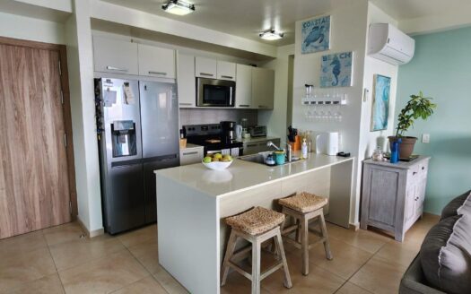 Hermoso apartamento de 1 dormitorio con vista al mar – MLS 23085