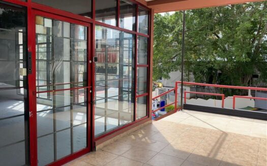 LOCAL COMERCIAL VIA VENETO $128,000.00 – MLS 21521