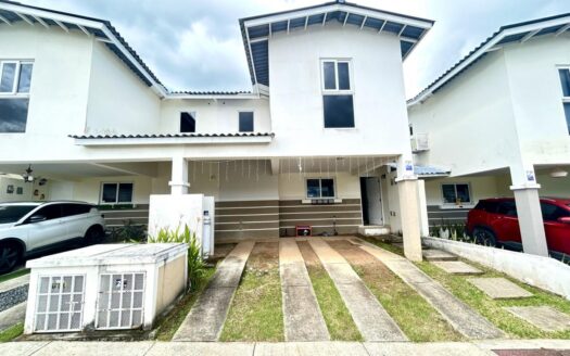 Se vende en Playa Dorada, P.H. Vista Marina 1 – MLS 23108