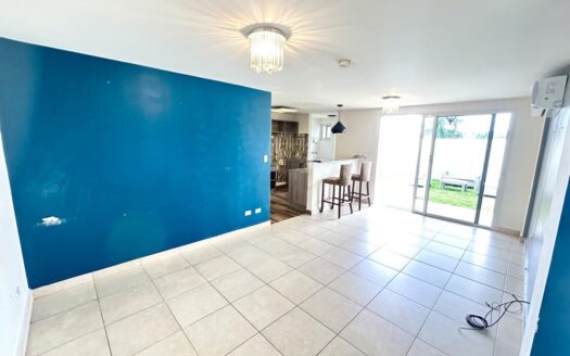 Se vende en Playa Dorada, P.H. Vista Marina 1 – MLS 23108