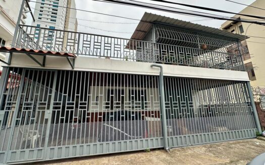 Se vende casa en Avenida Balboa, Calidonia – MLS 23100