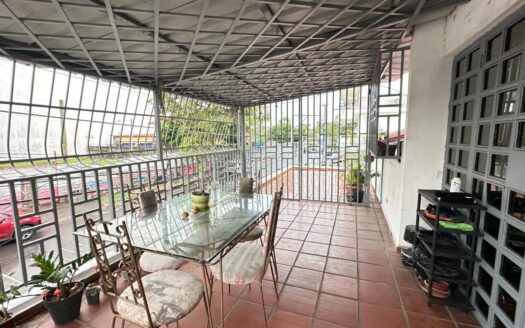 Se vende casa en Avenida Balboa, Calidonia – MLS 23100