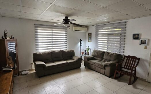 SE VENDE CASA EN BRISAS DEL LAGO – MLS 22861