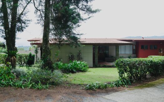 Casa y Hotel en venta – MLS 22413