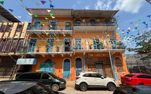 Casa Helena, Calle 13 (30+ hab) – MLS 21968
