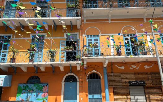 Casa Helena, Calle 13 (30+ hab) – MLS 21968