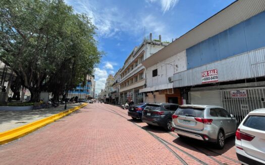 Propiedad en Venta en Plaza Santa Ana – 3 Locales Comerciales. – MLS 21962