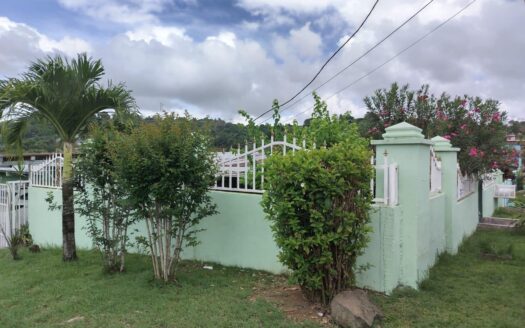 Se Vende Casa de Esquina con terreno de 600 mts en La Pesa de La Chorrera – MLS 23198