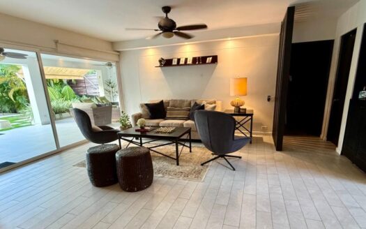 ENCANTADORA CASA ADOSADA DE DOS PLANTAS – MLS 23394