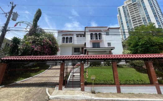 Venta de casa dos pisos en La Loma (Hato Pintado) – MLS 23194