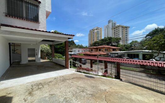 Venta de casa dos pisos en La Loma (Hato Pintado) – MLS 23194