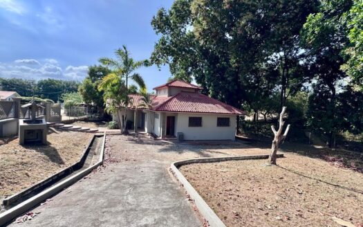 Venta de casa en El Cocal de Las Tablas. – MLS 23236