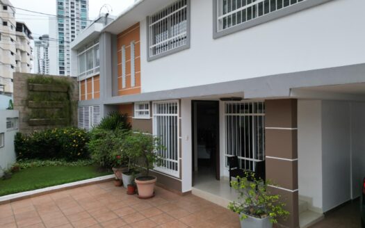 EN VENTA CASA FAMILIAR EN COCO DEL MAR – MLS 23147