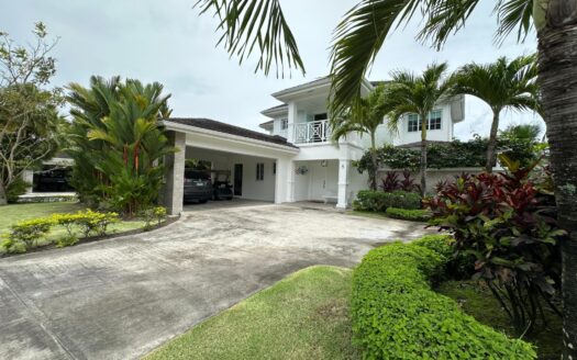 VENTA DE CASA DE DOS NIVELES CON PISCINA – BIJAO – MLS 23264