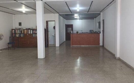 Casa comercial frente al puerto de Puerto Armuelles: ¡oportunidad única! – MLS 23368