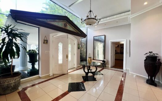 SE VENDE CASA EN ALTOS DEL GOLF, SAN FRANCISCO – MLS 23275