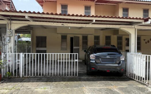 Se vende casa en Condado del Rey – MLS 23287