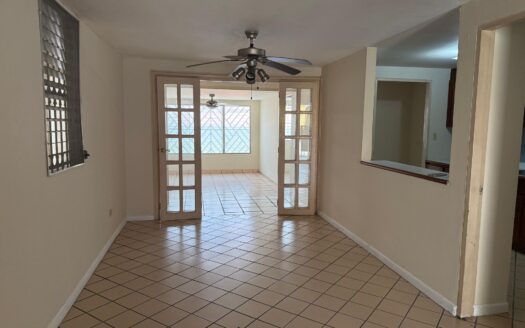 Se vende casa en Condado del Rey – MLS 23287