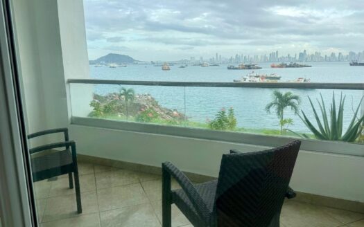 Apartamento frente al Mar en Amador – MLS 21529