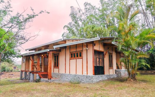 Casa de Bambú cerca de Boquete – MLS 22381