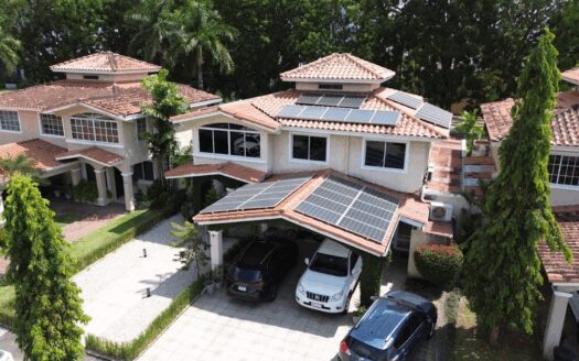 CASA EN VENTA COSTA BELLA – MLS 23312