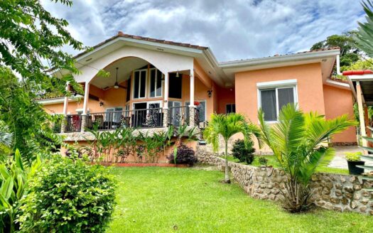 Venta: Casa 3 recámaras en Trinity Hills Valley, Capira – MLS 23323