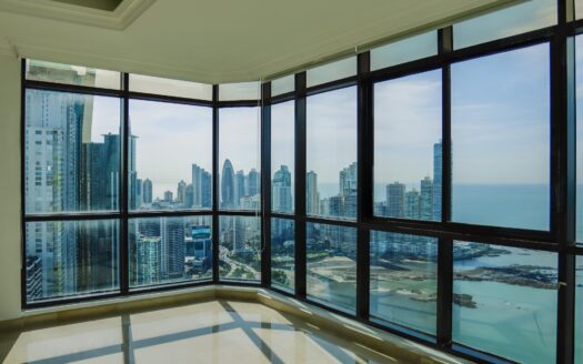Penthouse Panorámico en PH Miramar – Lujo y Vistas Inigualables – MLS 23353