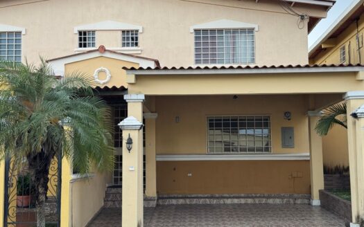 Venta Casa en Quintas de Cerro Viento – MLS 23366