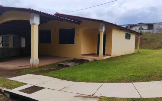 SE VENDE CASA EN BRISAS DEL GOLF ARRAIJÁN – MLS 23364