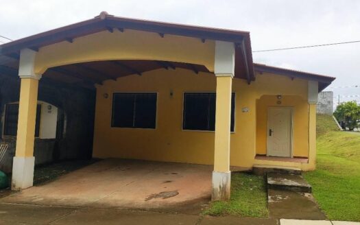 SE VENDE CASA EN BRISAS DEL GOLF ARRAIJÁN – MLS 23364