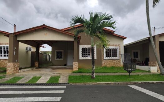 BANCO VENDE CASA EN RESIDENCIAL EL LIMÓN CHORRERA – MLS 23374