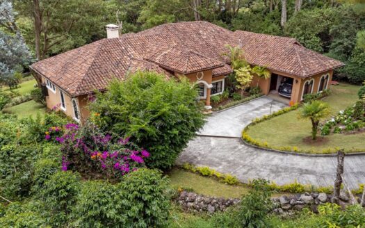 Casa Espaciosa en Volcancito Boquete – MLS 23386