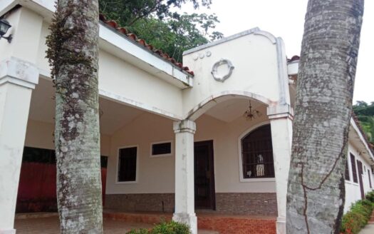 Casa en Las Cumbres cerca del Lago – MLS 23132