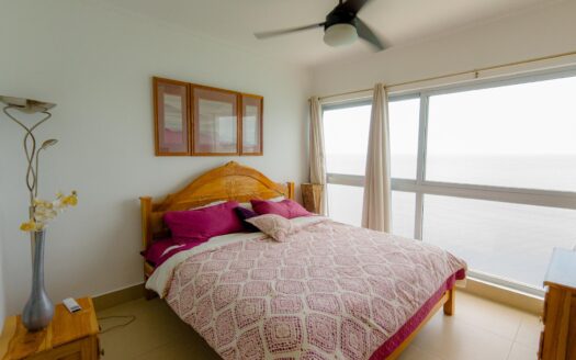 Condominio Frente al Mar en Venta en Gorgona Cerca de Coronado – MLS 23136
