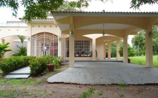 Venta de Casa con Terreno en Coloncito, Chame – MLS 23169