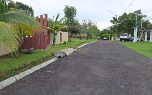 Casa de Playa con Piscina y Jacuzzi en Costa Esmeralda – MLS 21530