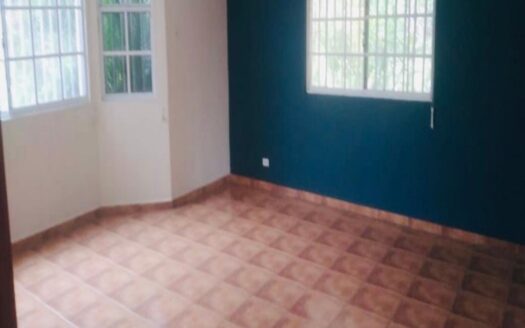 Donde el Silencio Tiene Valor — Residencia con Potencial en El Valle de – MLS 23098