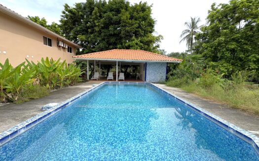 Condominio amueblado de 2 habitaciones en venta – MLS 23641