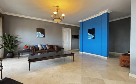 Apartamento en El Cangrejo – MLS 23690